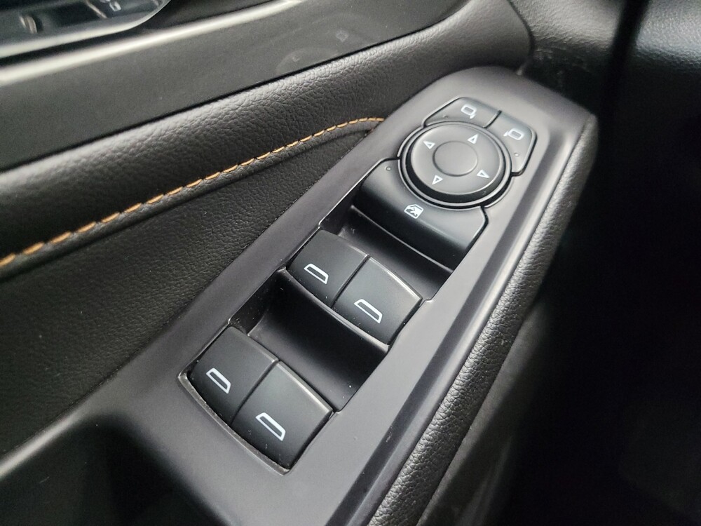 2020 Chevrolet Traverse in Indianapolis, IN 46222 - 18113382 27