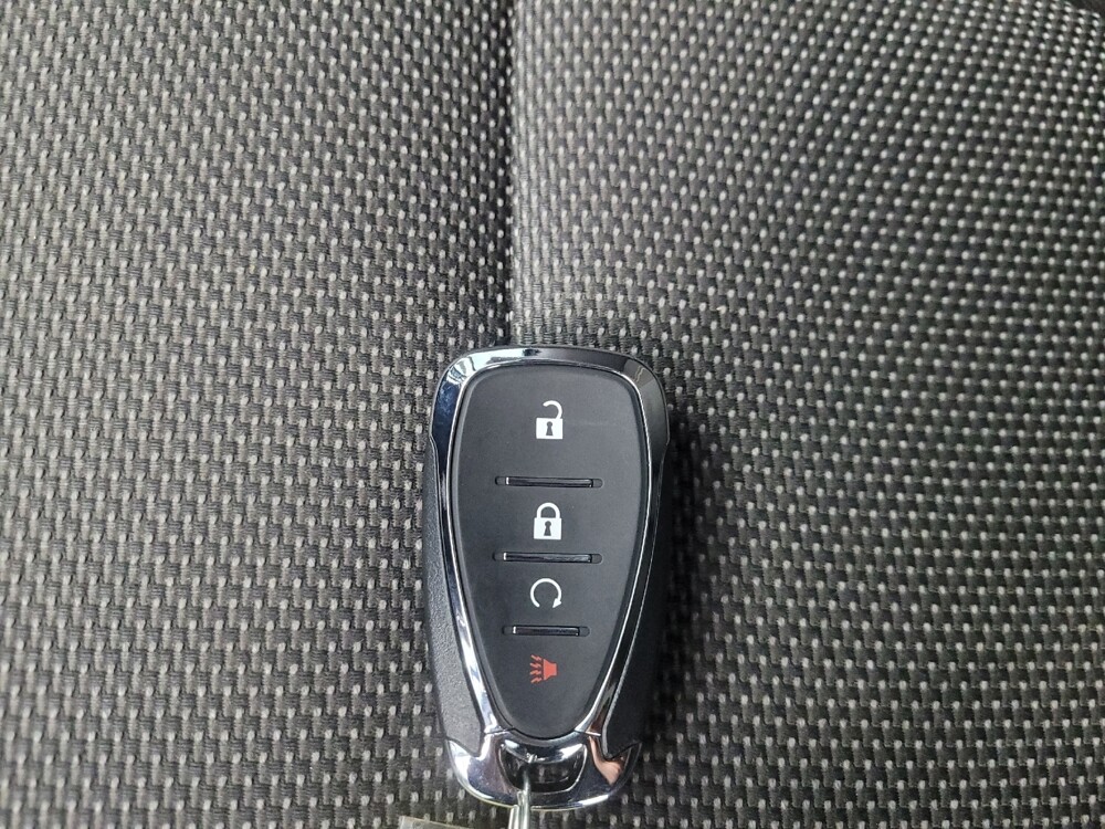 2020 Chevrolet Traverse in Indianapolis, IN 46222 - 18113382 32