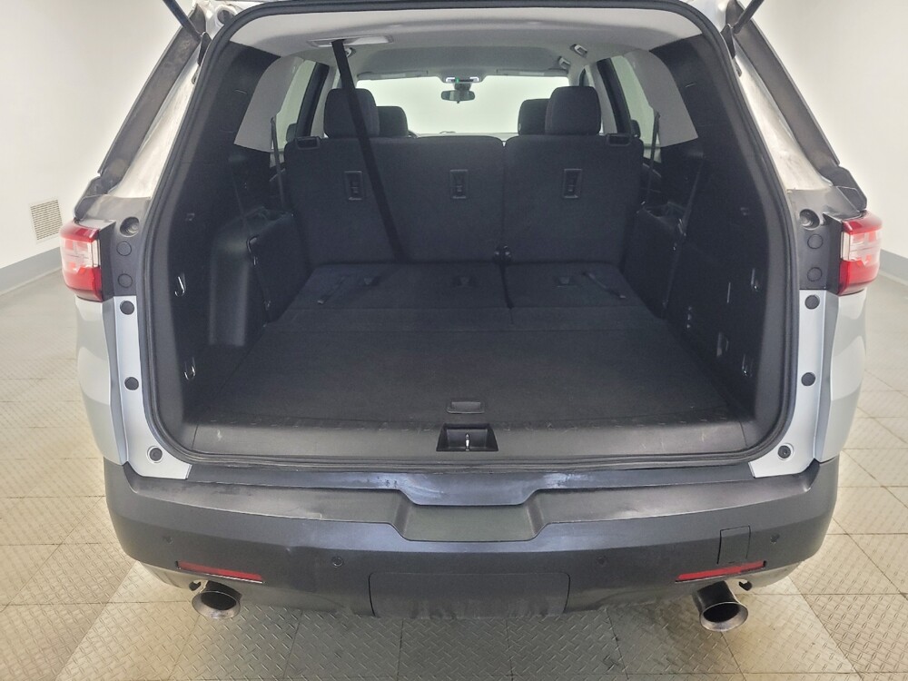 2020 Chevrolet Traverse in Indianapolis, IN 46222 - 18113382 29