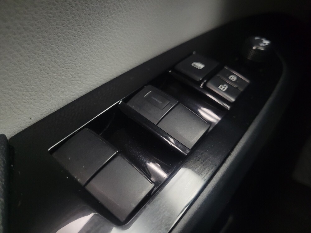 2022 Toyota Prius in Indianapolis, IN 46219 - 18113384 27