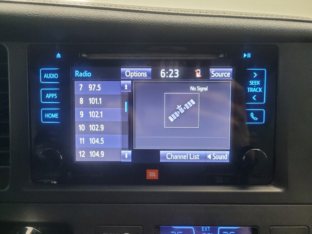 2016 Toyota Sienna in Indianapolis, IN 46222 - 18113389 25