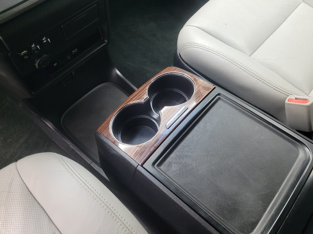 2016 Toyota Sienna in Indianapolis, IN 46222 - 18113389 26