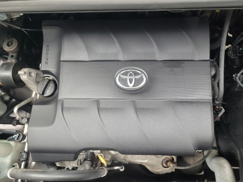 2016 Toyota Sienna in Indianapolis, IN 46222 - 18113389 30