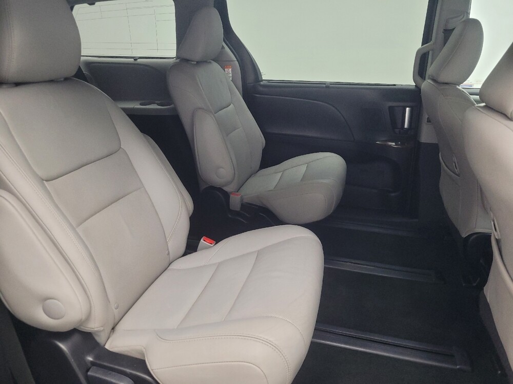 2016 Toyota Sienna in Indianapolis, IN 46222 - 18113389 19