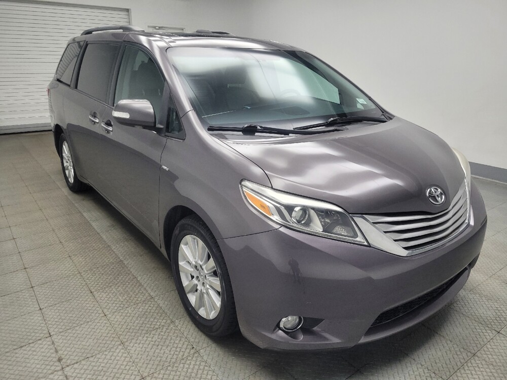 2016 Toyota Sienna in Indianapolis, IN 46222 - 18113389 13
