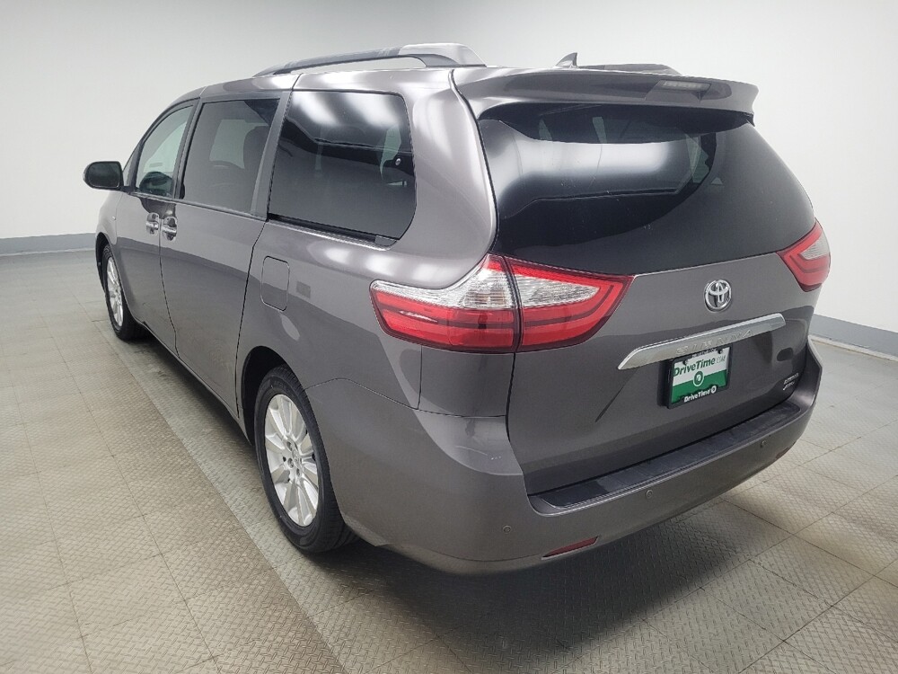 2016 Toyota Sienna in Indianapolis, IN 46222 - 18113389 5