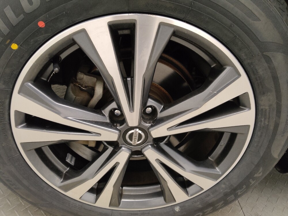 2018 Nissan Rogue in Knoxville, TN 37923 - 18113395 31