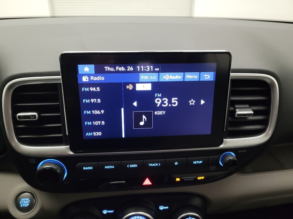 2025 Hyundai Venue in Downey, CA 90241 - 18113404 25