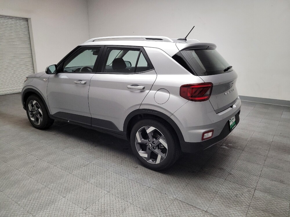 2025 Hyundai Venue in Downey, CA 90241 - 18113404 3