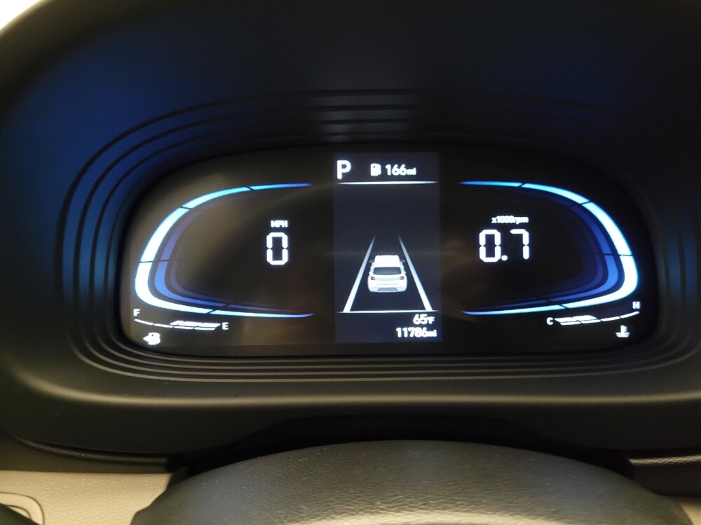 2025 Hyundai Venue in Downey, CA 90241 - 18113404 23