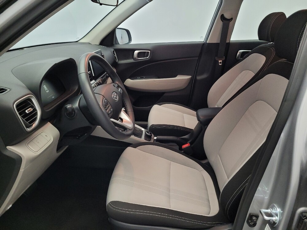 2025 Hyundai Venue in Downey, CA 90241 - 18113404 17