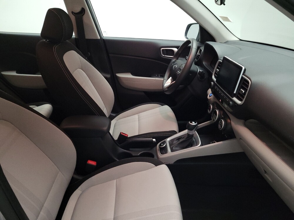 2025 Hyundai Venue in Downey, CA 90241 - 18113404 21