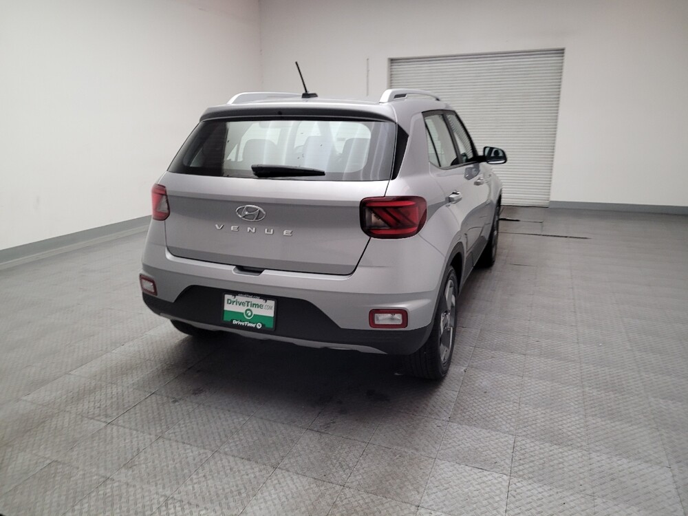 2025 Hyundai Venue in Downey, CA 90241 - 18113404 7