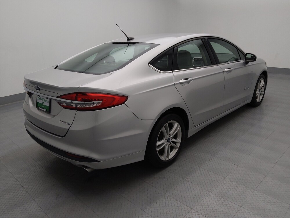 2018 Ford Fusion in St. Louis, MO 63136 - 18113424 10