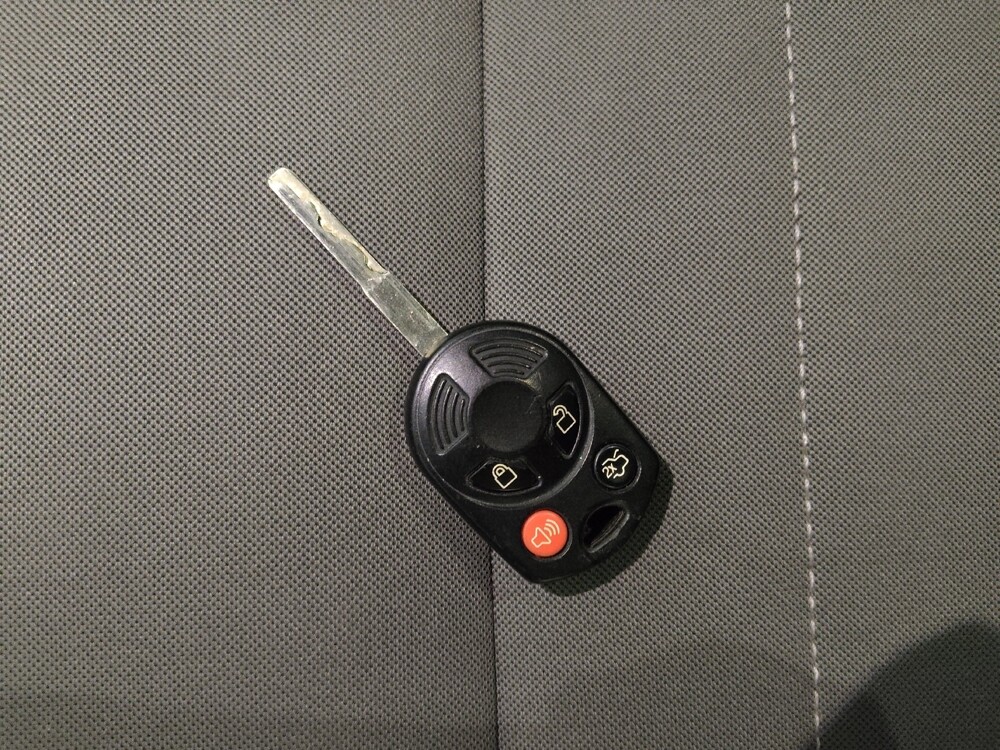 2016 Ford Escape in Greensboro, NC 27407 - 18113440 32