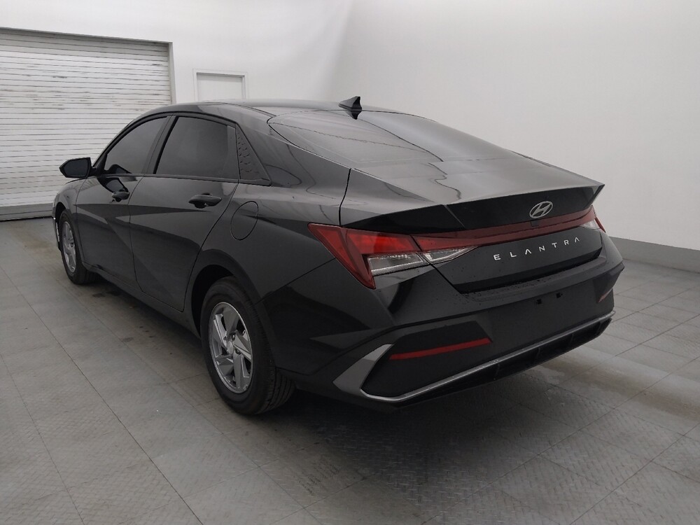 2025 Hyundai Elantra in Fort Myers, FL 33907 - 18113480 5