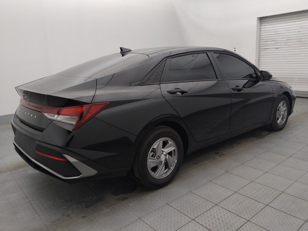 2025 Hyundai Elantra in Fort Myers, FL 33907 - 18113480 10