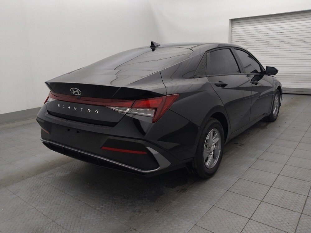 2025 Hyundai Elantra in Fort Myers, FL 33907 - 18113480 9