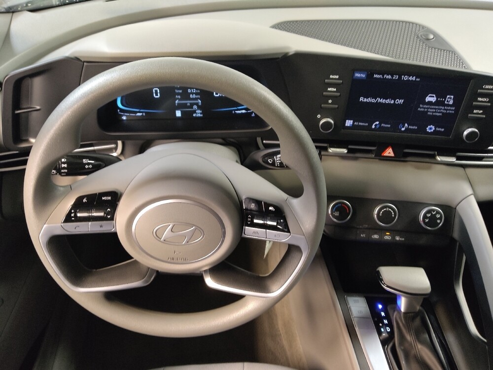 2025 Hyundai Elantra in Fort Myers, FL 33907 - 18113480 22