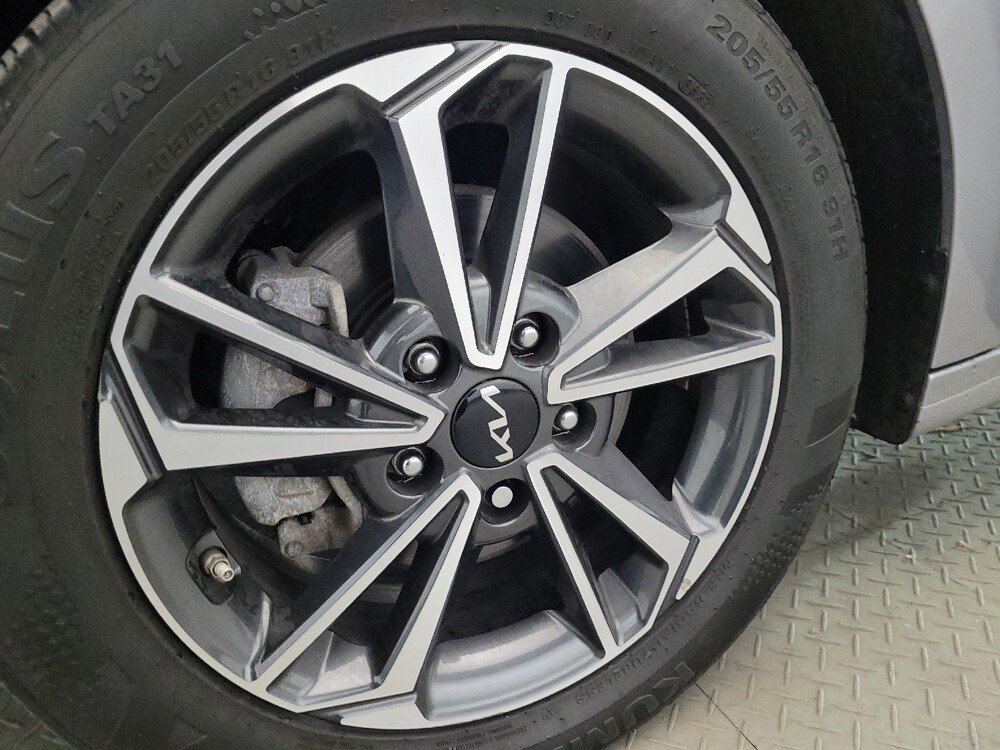 2023 Kia Forte in New Castle, DE 19720 - 18113489 31