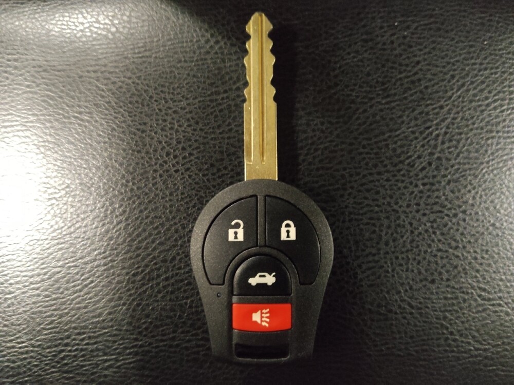 2018 Nissan Sentra in Gainesville, FL 32609 - 18113503 32