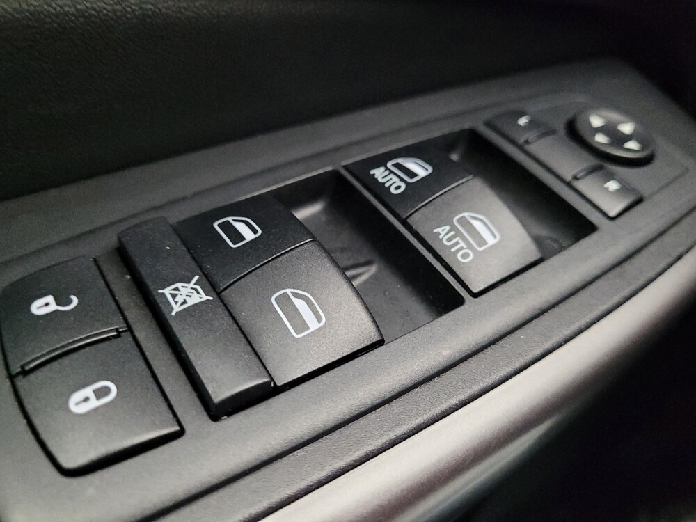 2019 Jeep Cherokee in Raleigh, NC 27604 - 18113511 27