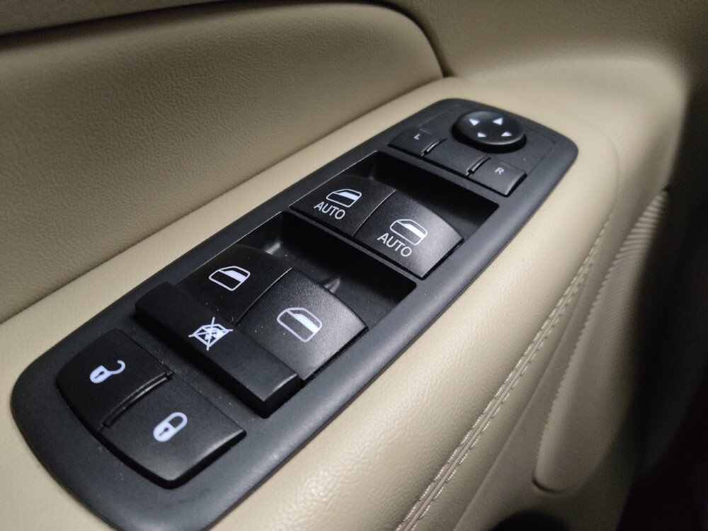 2020 Jeep Grand Cherokee in Indianapolis, IN 46219 - 18113521 27