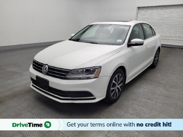 2017 Volkswagen Jetta in Savannah, GA 31419