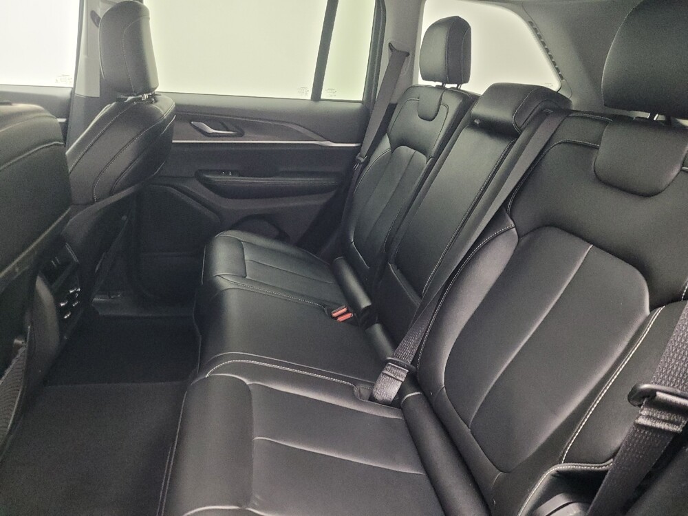 2023 Jeep Grand Cherokee in Indianapolis, IN 46219 - 18113531 18