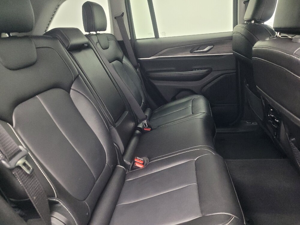 2023 Jeep Grand Cherokee in Indianapolis, IN 46219 - 18113531 19