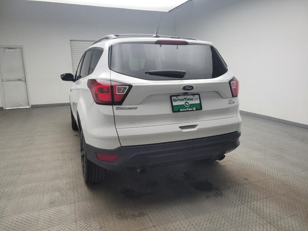 2019 Ford Escape in Taylor, MI 48180 - 18113598 6