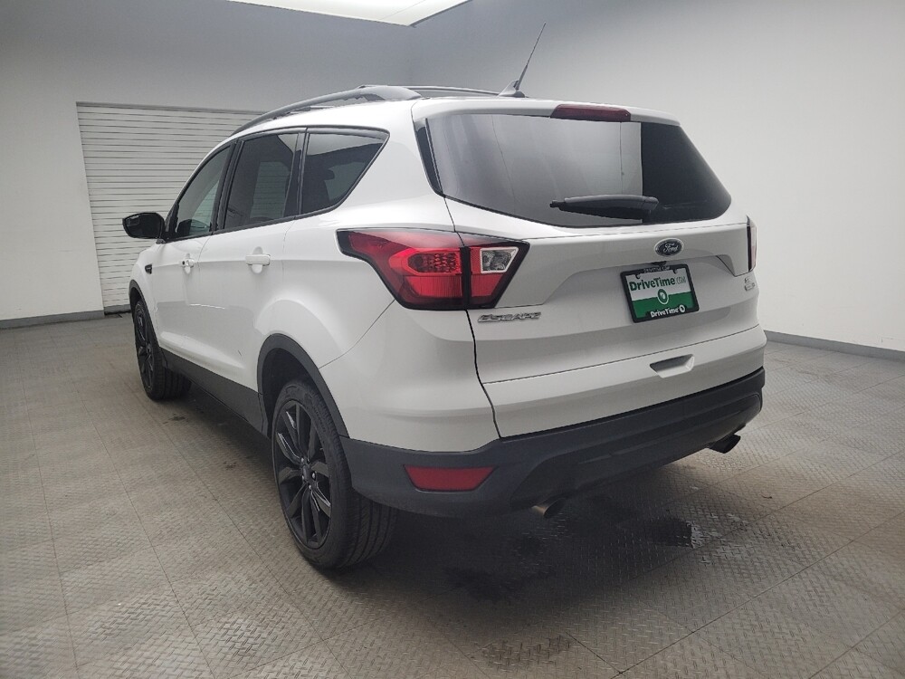 2019 Ford Escape in Taylor, MI 48180 - 18113598 5