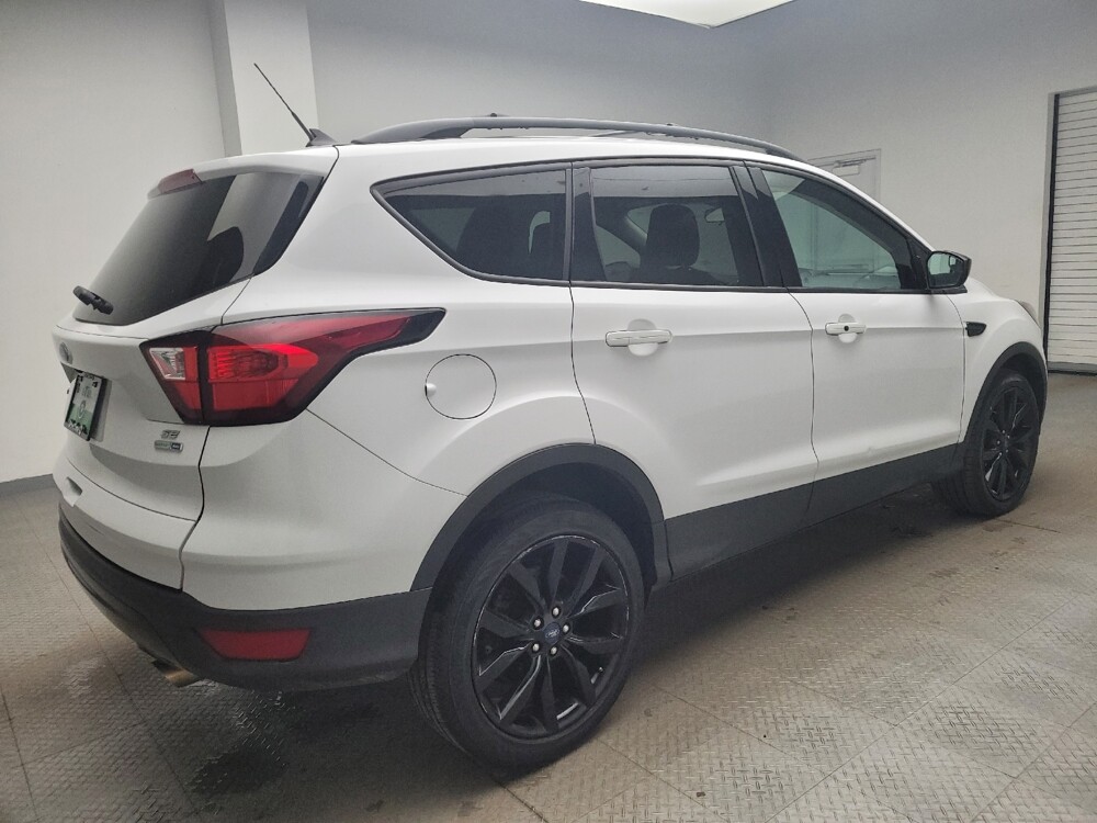 2019 Ford Escape in Taylor, MI 48180 - 18113598 10