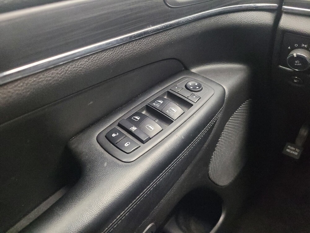 2019 Jeep Grand Cherokee in Taylor, MI 48180 - 18113600 27