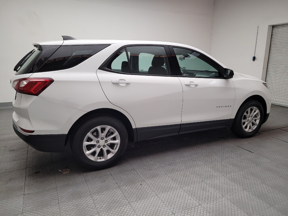 2018 Chevrolet Equinox in Downey, CA 90241 - 18113608 10