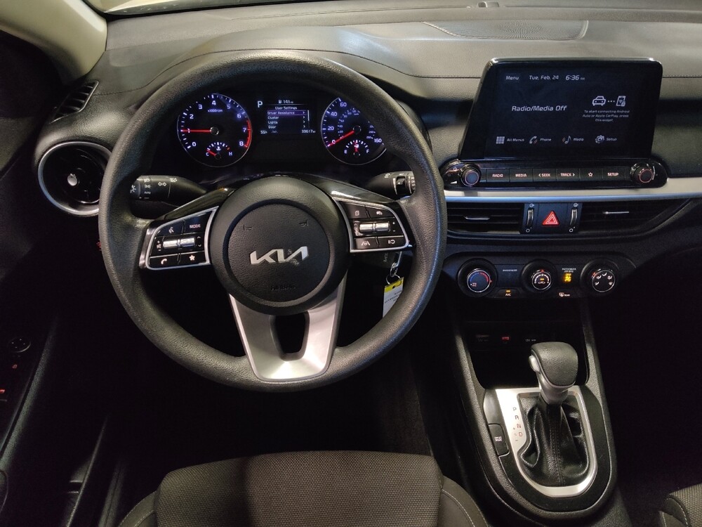 2023 Kia Forte in Bradenton, FL 34207 - 18113611 22