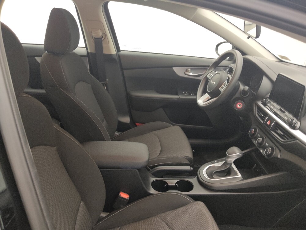 2024 Kia Forte in Tampa, FL 33619 - 18113624 21