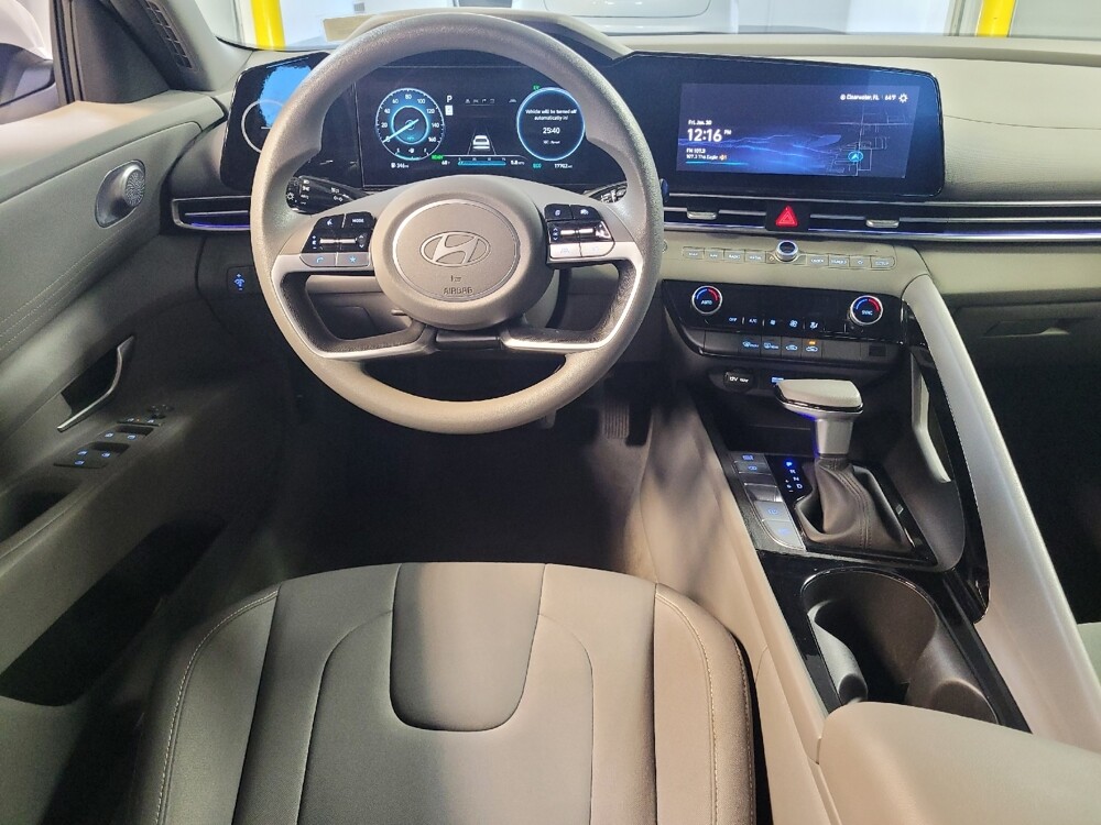 2024 Hyundai Elantra in Bradenton, FL 34207 - 18113633 22
