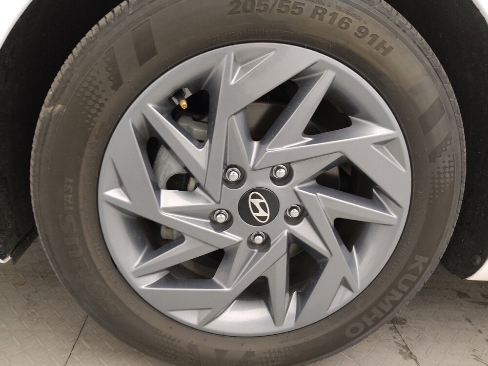 2024 Hyundai Elantra in Bradenton, FL 34207 - 18113633 31