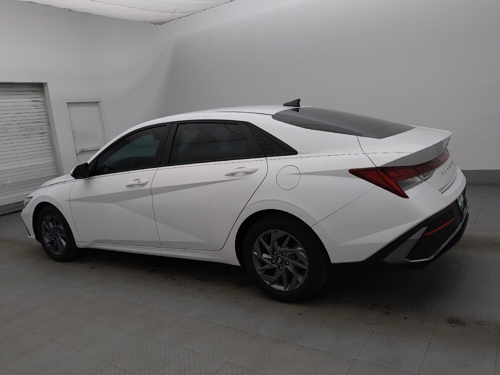 2024 Hyundai Elantra in Bradenton, FL 34207 - 18113633 3