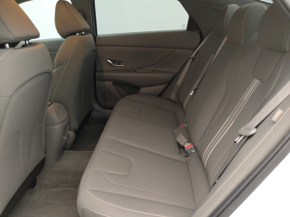 2024 Hyundai Elantra in Bradenton, FL 34207 - 18113633 18