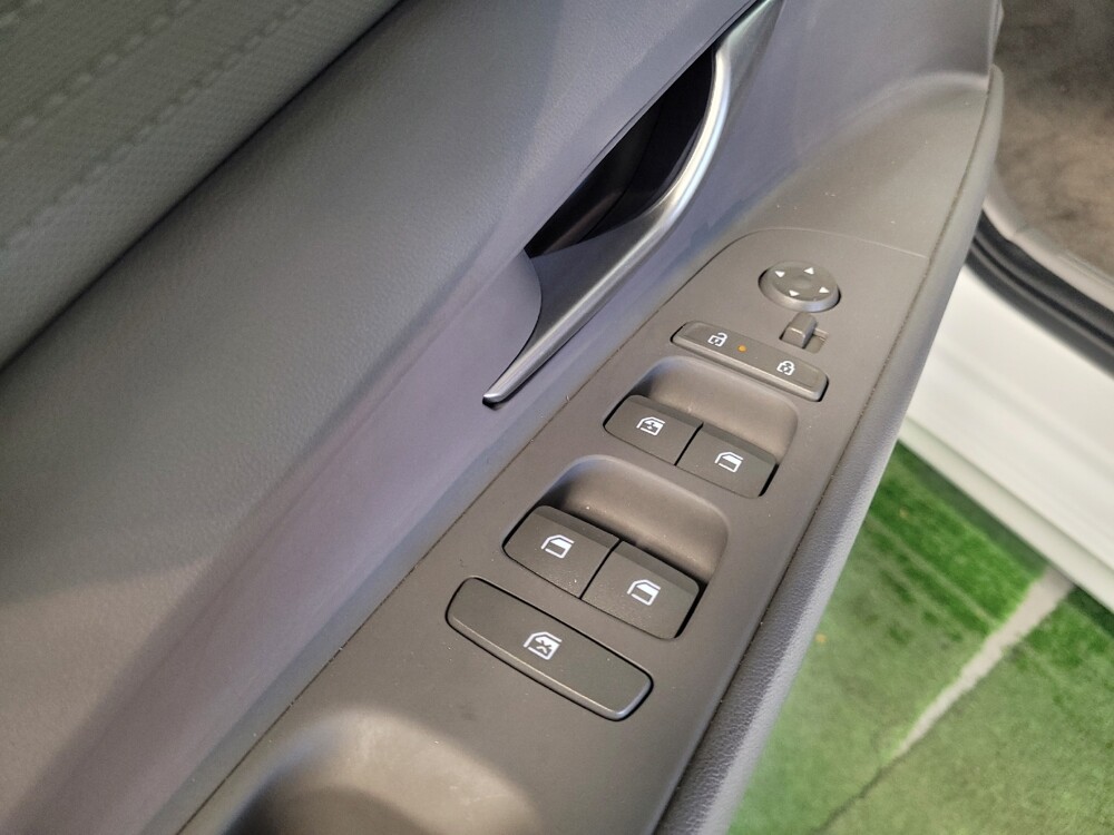 2024 Hyundai Elantra in Bradenton, FL 34207 - 18113633 27