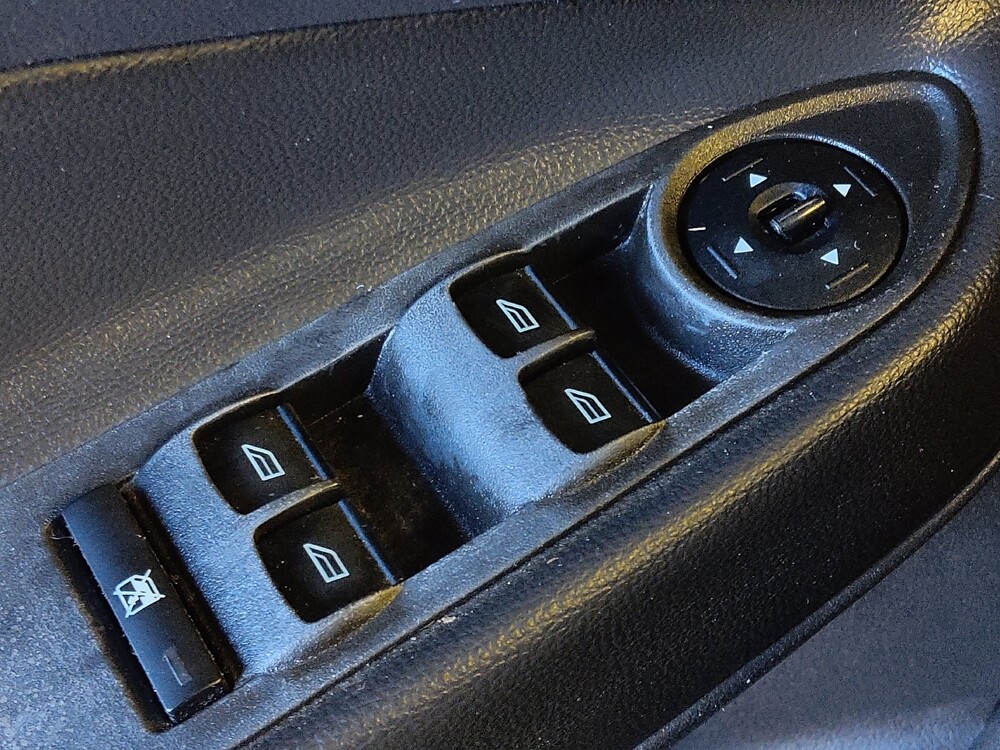 2017 Ford Escape in Live Oak, TX 78233 - 18113640 27