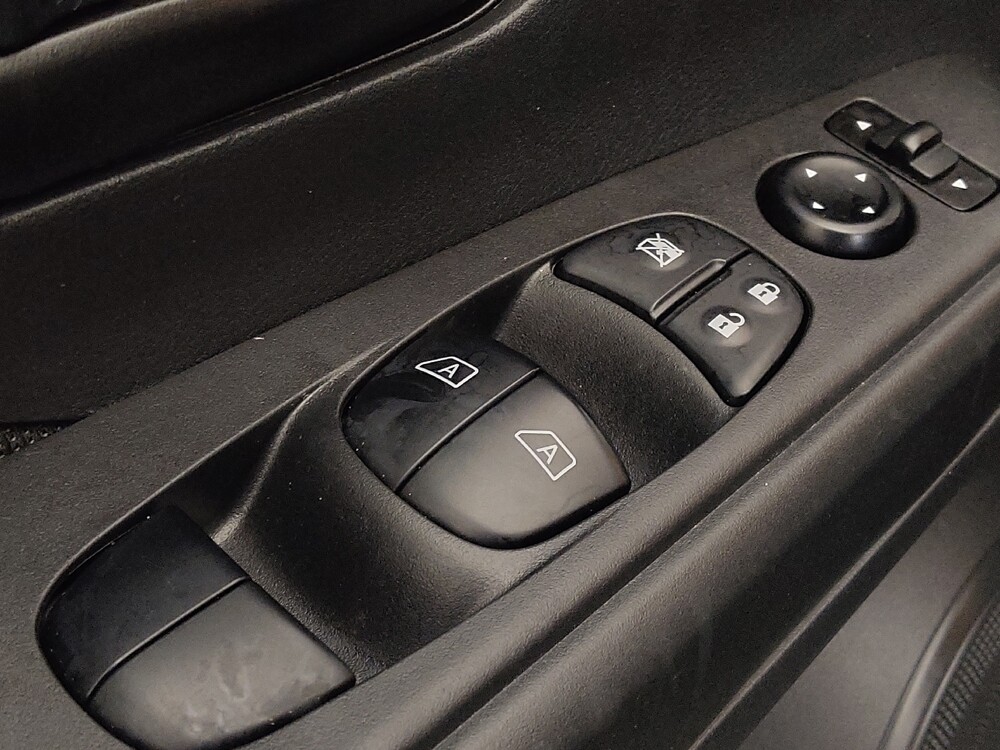 2021 Nissan Kicks in Tampa, FL 33619 - 18113649 27