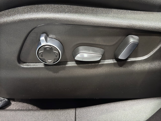 2023 Cadillac XT4 in Burlington, WI 53105 - 18113676 18