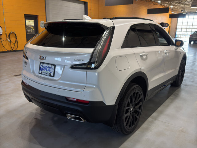 2023 Cadillac XT4 in Burlington, WI 53105 - 18113676 5