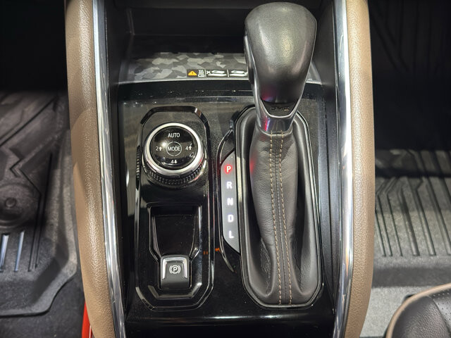 2024 GMC Canyon in Burlington, WI 53105 - 18113677 33