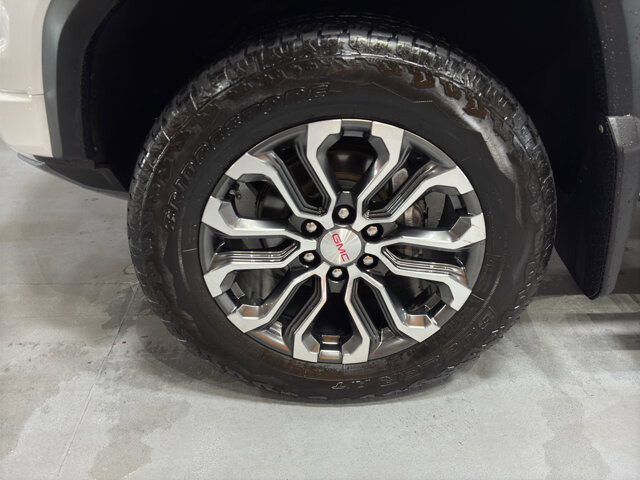 2024 GMC Canyon in Burlington, WI 53105 - 18113677 10