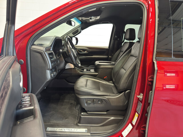 2021 Chevrolet Suburban in Burlington, WI 53105 - 18113678 19