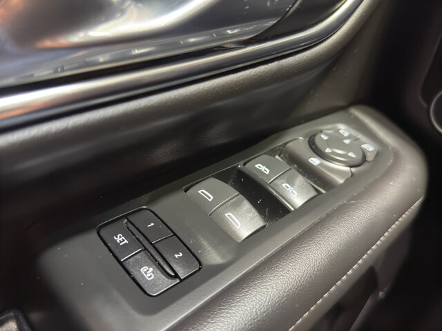 2021 Chevrolet Suburban in Burlington, WI 53105 - 18113678 35